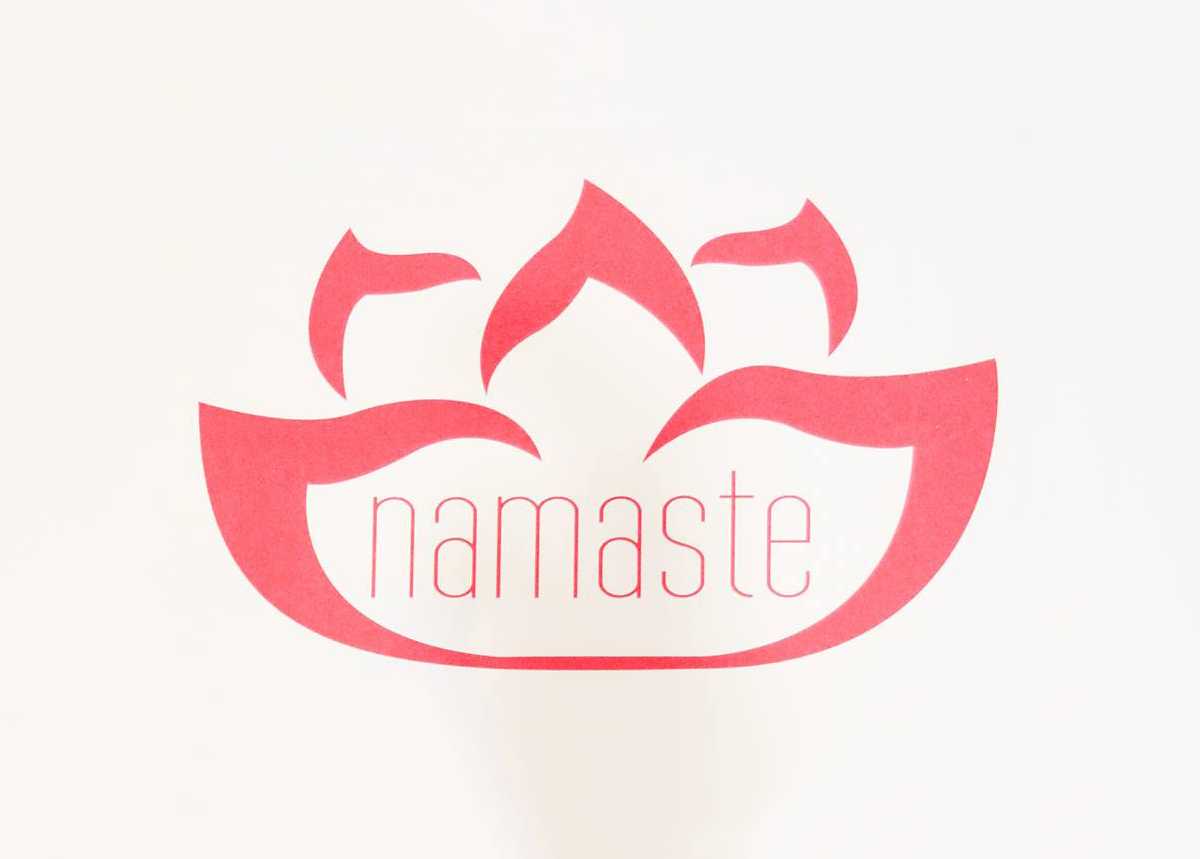 logo yoga trabajo